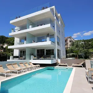 Apartment Stylish 100 M From The, Opatija